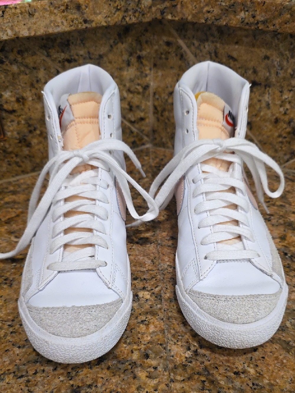 Nike Pink Blazer Mid '77 - SZ 9